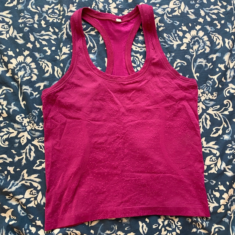 Lululemon Swiftly Tank 2.0 cut
Women’s, size 6